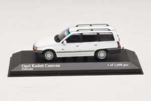 Opel Kadett E Caravan Vit Minichamps 1:43 400045911 Metall