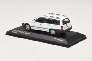 Opel Kadett E Caravan Vit Minichamps 1:43 400045911 Metall — bild 3 av 4