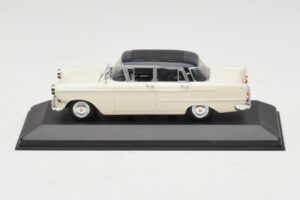 Opel Kapitan A Vit Minichamps 1:43 400048000 Metall