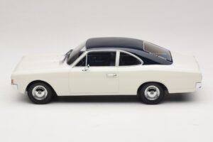 Opel Rekord C Coupé Vit Blå Minichamps 1:18 107047021 Resin — bild 3 av 6