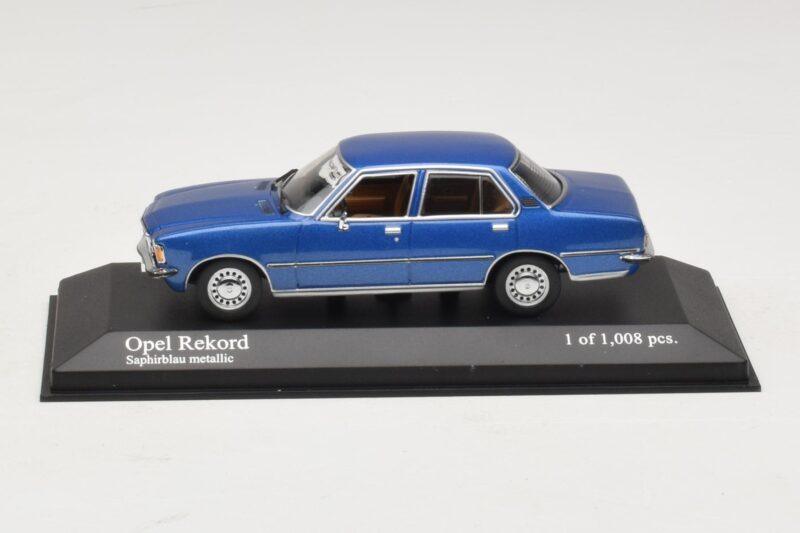 Opel Rekord D Blå Metallic Minichamps 1:43 Opel Rekord D Blå Metallic Minichamps 1:43 400044002 Metall
