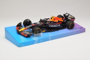 Oracle Red Bull Racing RB18 #11 S. Perez Miami GP 2022 Minichamps 1:18 113220511 Metall — bild 2 av 7