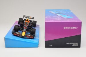 Oracle Red Bull Racing RB18 #11 S. Perez Miami GP 2022 Minichamps 1:18 113220511 Metall — bild 6 av 7