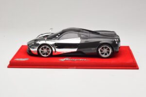 Pagani Huayra Chrome Silver Unikt Exemplar BBR 1:18 P1873CM Resin — bild 3 av 7