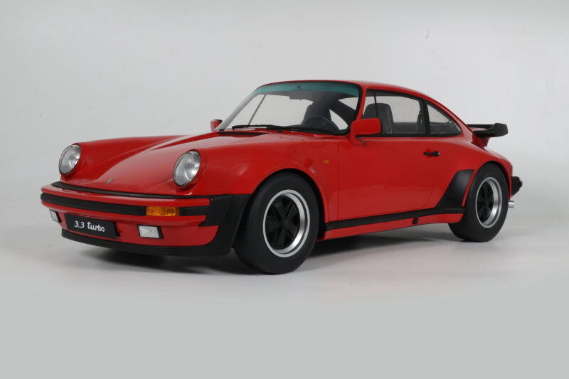 Porsche 911 930 Turbo 3.3 India Red GT Spirit 1:8 GTS802301 Resin