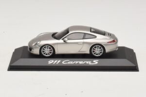 Porsche 911 991 Carrera S Silver Metallic Minichamps 1:43 WAP0200130C Metall