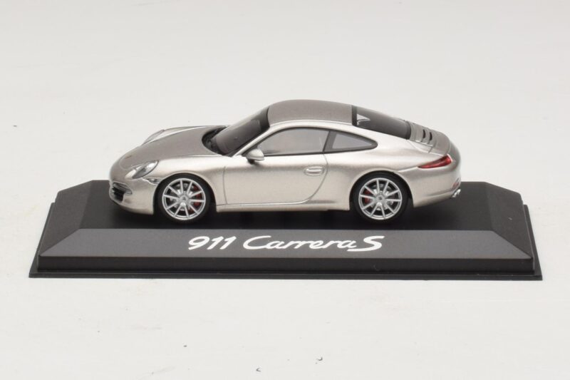Porsche 911 991 Carrera S Silver Metallic Minichamps 1:43 WAP0200130C Metall