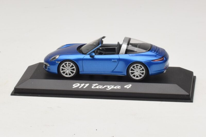 Porsche 911 991 Targa Blå Metallic Minichamps 1:43 Porsche 911 991 Targa Blå Metallic Minichamps 1:43 WAP0200350E Metall