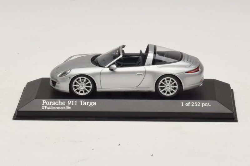 Porsche 911 991 Targa Silver Minichamps 1:43 Porsche 911 991 Targa Silver Minichamps 1:43 410062442 Metall