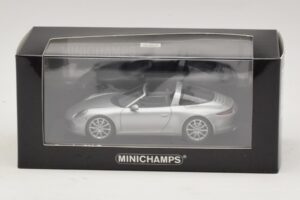 Porsche 911 991 Targa Silver Minichamps 1:43 410062442 Metall — bild 4 av 4