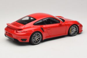 Porsche 911 991 Turbo S Röd Minichamps 1:18 110062320 Metall — bild 2 av 8