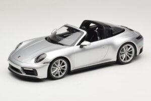 Porsche 911 992 Targa 4 GTS Silver Minichamps 1:18 WAP0211460RTRG Metall