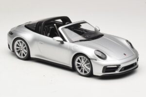 Porsche 911 992 Targa 4 GTS Silver Minichamps 1:18 WAP0211460RTRG Metall — bild 4 av 6