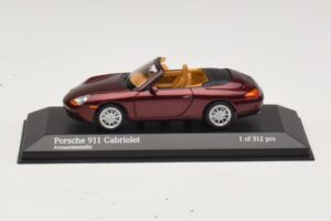 Porsche 911 996 Cabriolet Röd Metallic Minichamps 1:43 400061092 Metall
