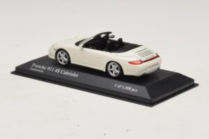 Porsche 911 997 Carrera 4S Cabriolet Vit Minichamps 1:43 400066431 Metall — bild 3 av 4