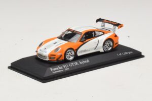 Porsche 911 997 GT3 R Hybrid Presentation 2010 Minichamps 1:43 410108900 Metall — bild 2 av 4