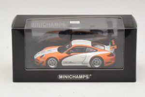 Porsche 911 997 GT3 R Hybrid Presentation 2010 Minichamps 1:43 410108900 Metall — bild 4 av 4