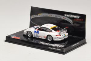 Porsche 911 997 GT3 RS #11 24 Hours Nurburgring 2010 Minichamps 1:43 437106711 Metall — bild 3 av 5