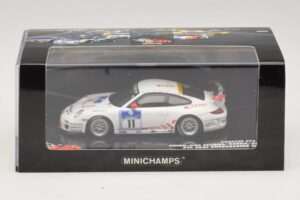 Porsche 911 997 GT3 RS #11 24 Hours Nurburgring 2010 Minichamps 1:43 437106711 Metall — bild 4 av 5