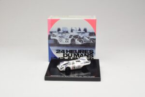 Porsche 917K #22 H. Marko / G. van Lennep Martini Racing 24 Hours of Le Mans Vinnare 1971 Kassettutgåva Minichamps 1:43 WAP02 — bild 5 av 5