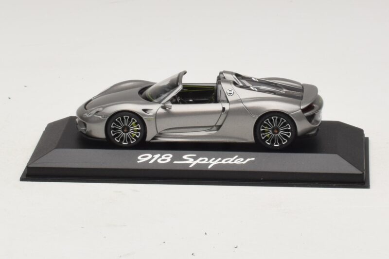 Porsche 918 Spyder Grå Metallic Minichamps 1:43 Porsche 918 Spyder Grå Metallic Minichamps 1:43 WAP0201000E Metall