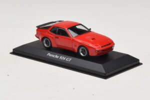 Porsche 924 GT Röd Maxichamps 1:43 940066120 Metall — bild 3 av 4