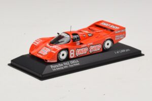 Porsche 962 IMSA #8 A.J. Foyt / B. Wollek 12 Hours of Sebring 1985 Minichamps 1:43 400856508 Metall — bild 2 av 4