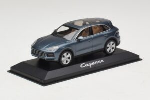 Porsche Cayenne E3 Blue Metallic Minichamps 1:43 WAP0203110J Metall — bild 2 av 4
