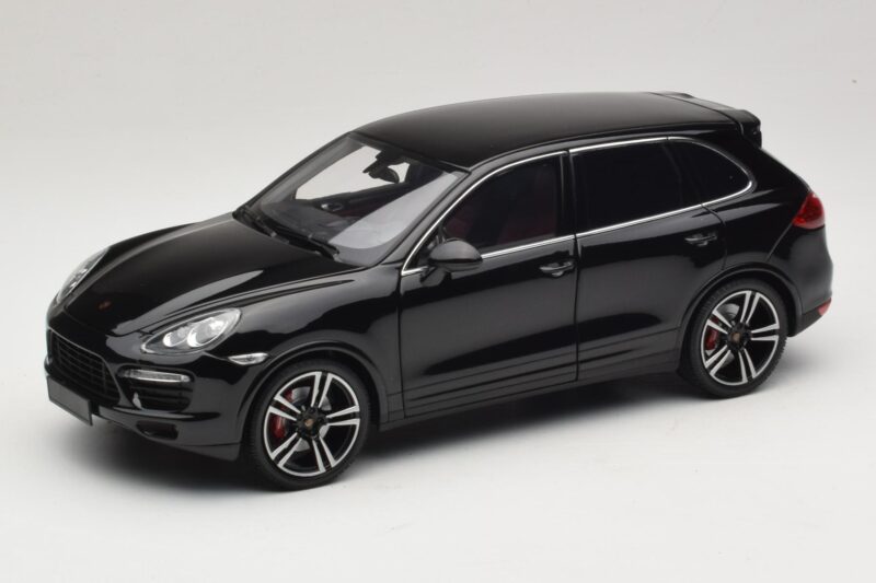 Porsche Cayenne Turbo S 92A Svart Metallic Minichamps 1:18 110062100 Metall