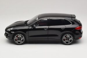 Porsche Cayenne Turbo S 92A Svart Metallic Minichamps 1:18 110062100 Metall — bild 4 av 8