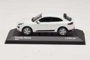 Porsche Macan 95B Vit Minichamps 1:43 410062601 Metall
