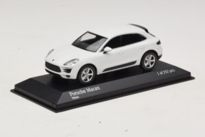 Porsche Macan 95B Vit Minichamps 1:43 410062601 Metall — bild 2 av 4
