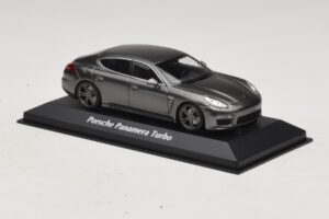 Porsche Panamera 970 Turbo Grå Metallic Maxichamps 1:43 940062371 Metall — bild 3 av 4
