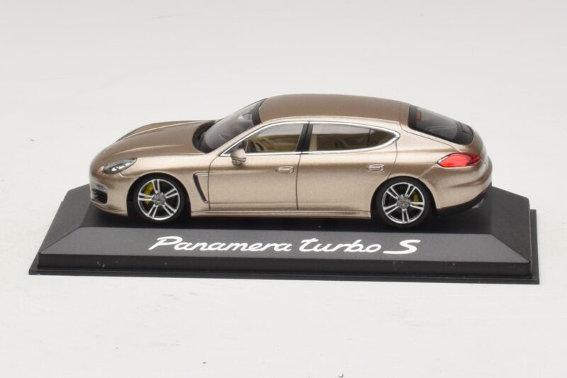 Porsche Panamera 970 Turbo S Brons Metallic Minichamps 1:43 Porsche Panamera 970 Turbo S Brons Metallic Minichamps 1:43 WAP0200600E Metall