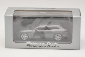Porsche Panamera 971 Turbo Grå Metallic Minichamps 1:43 WAP0207610H Metall — bild 4 av 4