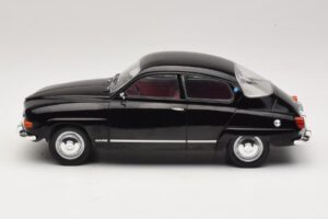 Saab 96 V4 Svart MCG 1:18 MCG18063 Metall — bild 3 av 6