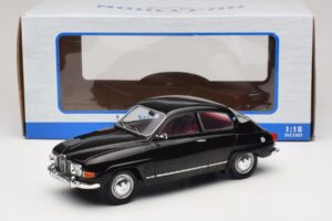 Saab 96 V4 Svart MCG 1:18 MCG18063 Metall — bild 6 av 6