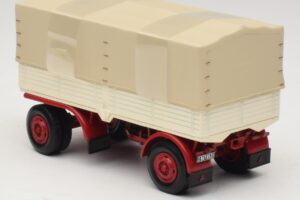 Lastbilssläp Presenning Vit Röd Minichamps 1:43 439159096 Metall — bild 5 av 6
