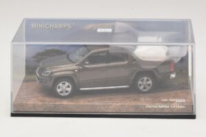 Volkswagen Amarok Brun Metallic Minichamps 1:43 436058361 Metall — bild 4 av 5