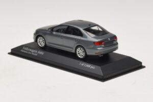 Volkswagen Jetta Mk6 Grey Metallic Minichamps 1:43 400059000 Metall — bild 3 av 4