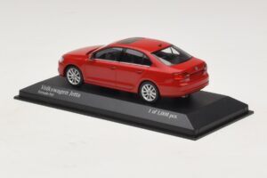 Volkswagen Jetta Mk6 Röd Minichamps 1:43 400059001 Metall — bild 3 av 4