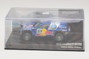 Volkswagen Race Touareg Red Bull #317 Gordon / von Zitzewitz Dakar Rally 2005 Minichamps 1:43 436055317 Metall — bild 4 av 5