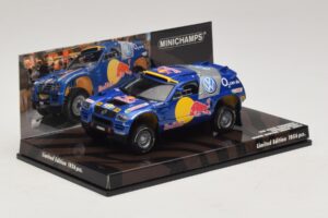 Volkswagen Race Touareg Red Bull Presentation Essen Motor Show 2004 Minichamps 1:43 436045300 Metall — bild 2 av 5
