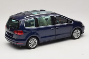 Volkswagen Sharan Blue Metallic Minichamps 1:18 110051000 Metall — bild 3 av 8