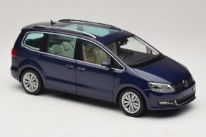 Volkswagen Sharan Blue Metallic Minichamps 1:18 110051000 Metall — bild 5 av 8