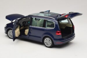 Volkswagen Sharan Blue Metallic Minichamps 1:18 110051000 Metall — bild 7 av 8