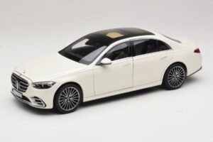 Mercedes S-Klass W223 AMG Line vit Norev 1:18 Mercedes S-Klass W223 AMG Line vit Norev 1:18 183807 Metall