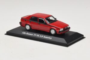Alfa Romeo 75 V6 3.0 America Röd Maxichamps 1:43 940120461 Metall — bild 3 av 5