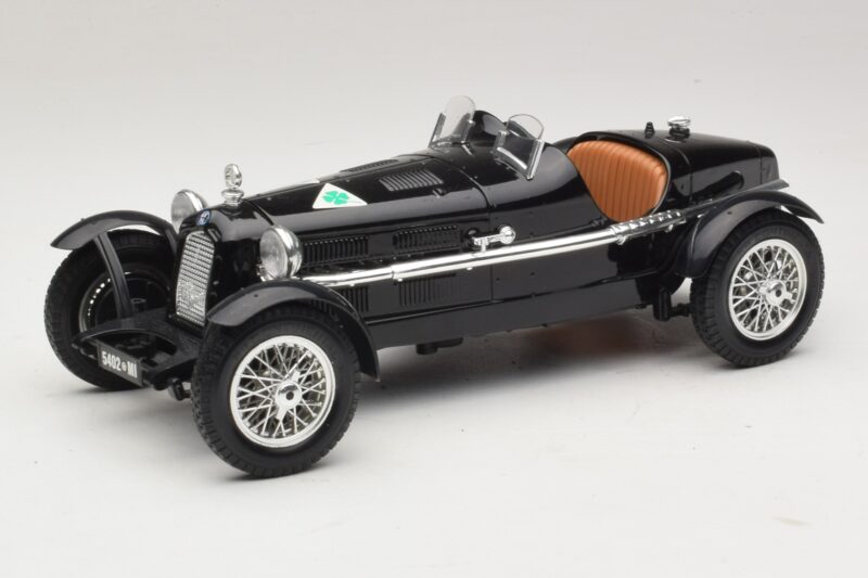 Alfa Romeo 8C Monza Svart Bburago 1:18 3014-P1 Metall