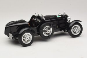 Alfa Romeo 8C Monza Svart Bburago 1:18 3014-P1 Metall — bild 2 av 6